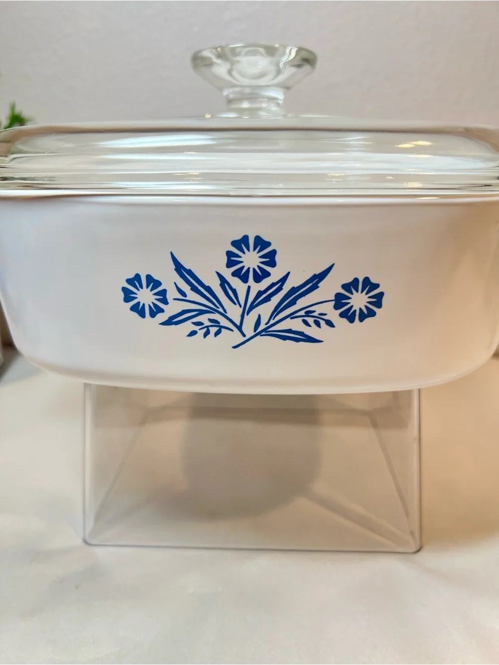EUC Vintage CorningWare “Blue Cornflower” 2L Casserole Dish with Glass Lid